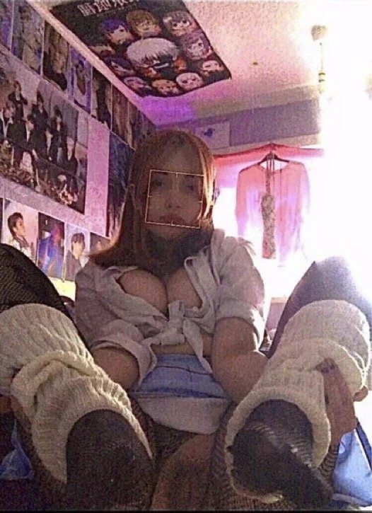 She told me she doesn’t wear underwear main image