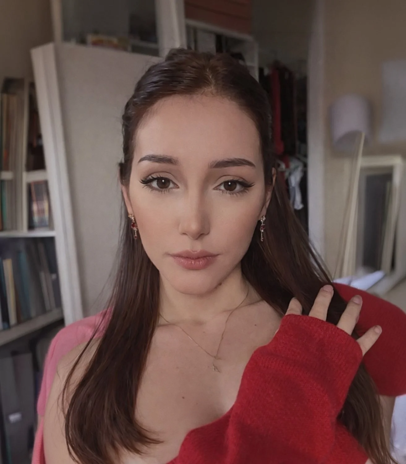 Cute brunette bitch car sex main image