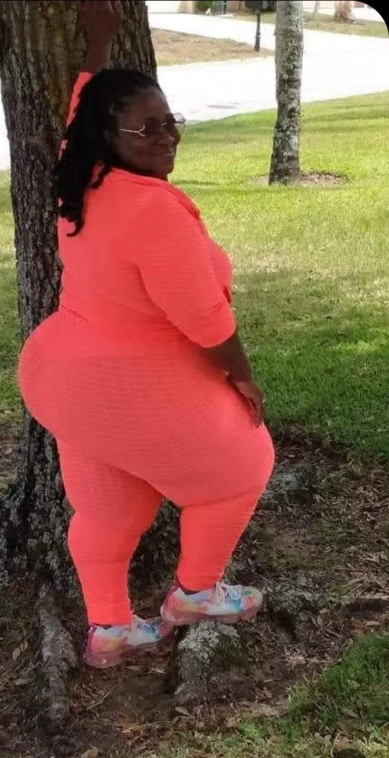 Love a thick fine grandma 55 y/o Latonja got no teeth nd ik she would put it on a nigga image 12