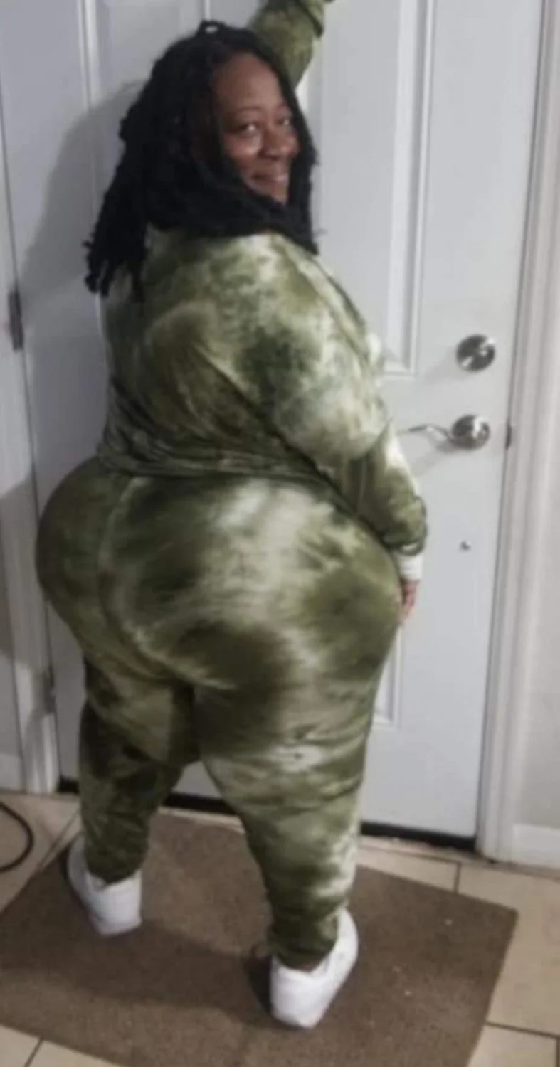 Love a thick fine grandma 55 y/o Latonja got no teeth nd ik she would put it on a nigga image 13