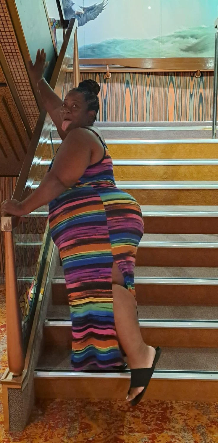 Love a thick fine grandma 55 y/o Latonja got no teeth nd ik she would put it on a nigga image 21
