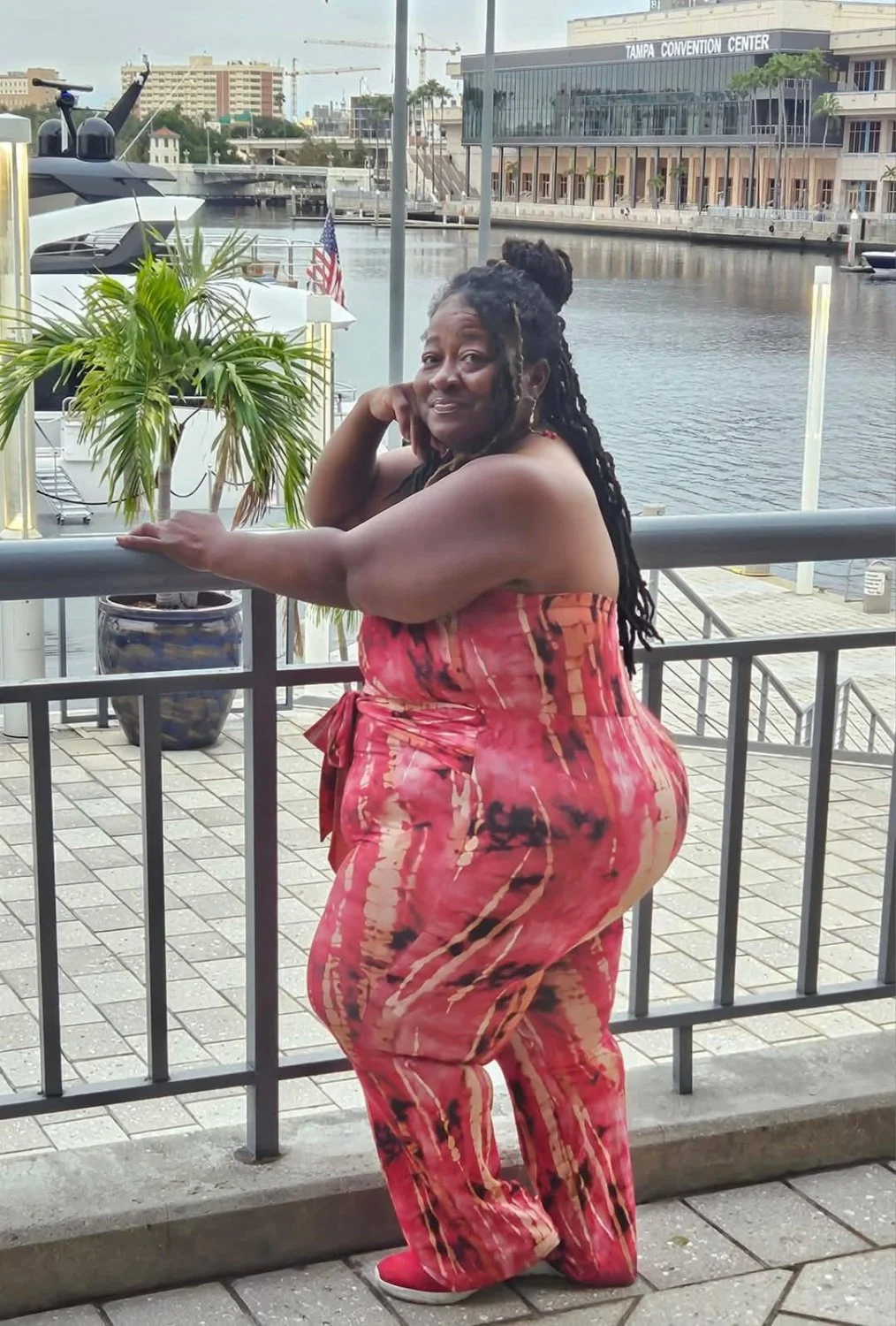 Love a thick fine grandma 55 y/o Latonja got no teeth nd ik she would put it on a nigga image 22
