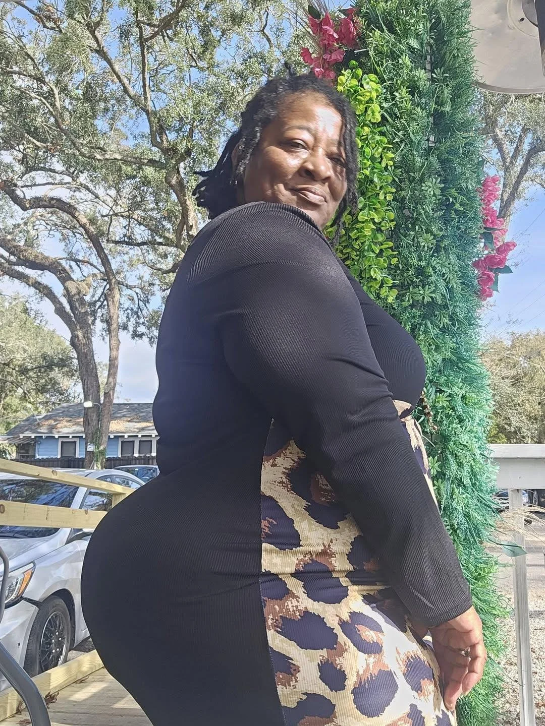 Love a thick fine grandma 55 y/o Latonja got no teeth nd ik she would put it on a nigga image 32