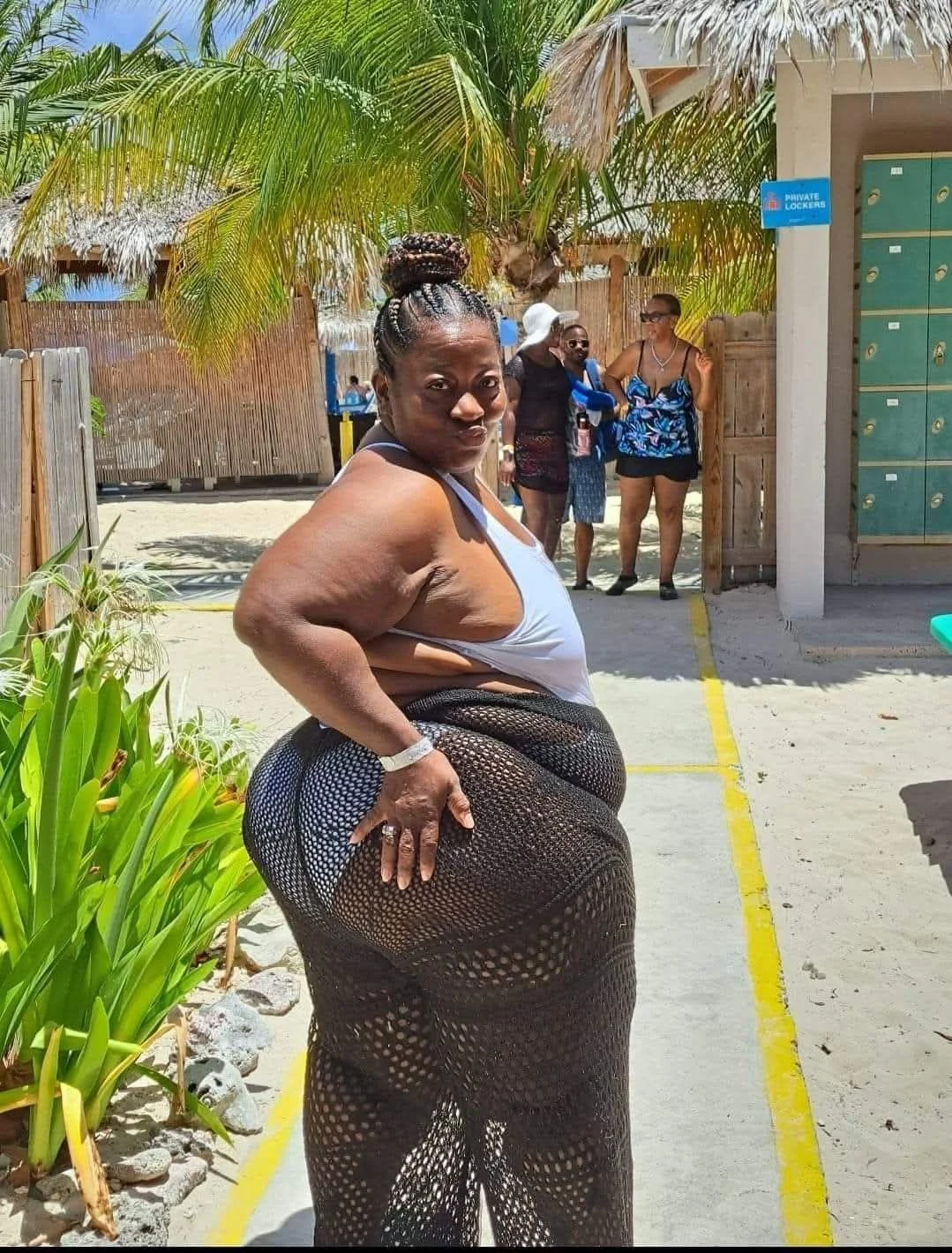 Love a thick fine grandma 55 y/o Latonja got no teeth nd ik she would put it on a nigga image 39