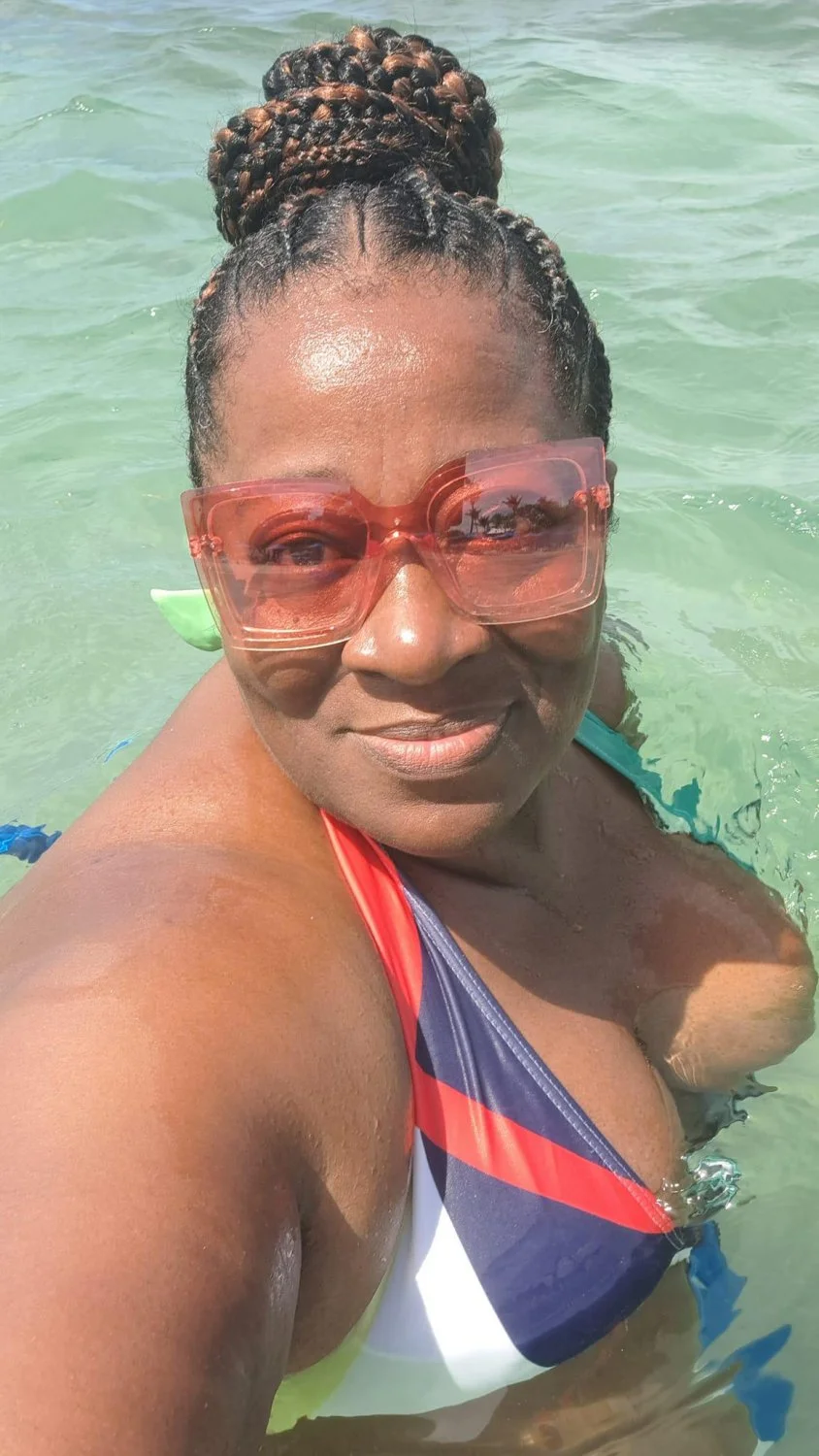 Love a thick fine grandma 55 y/o Latonja got no teeth nd ik she would put it on a nigga image 5