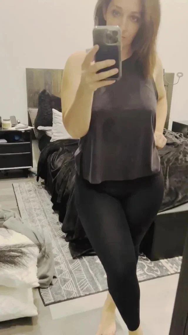 Thick Slutty Over 40 MILF Shows Mom Bod image 4