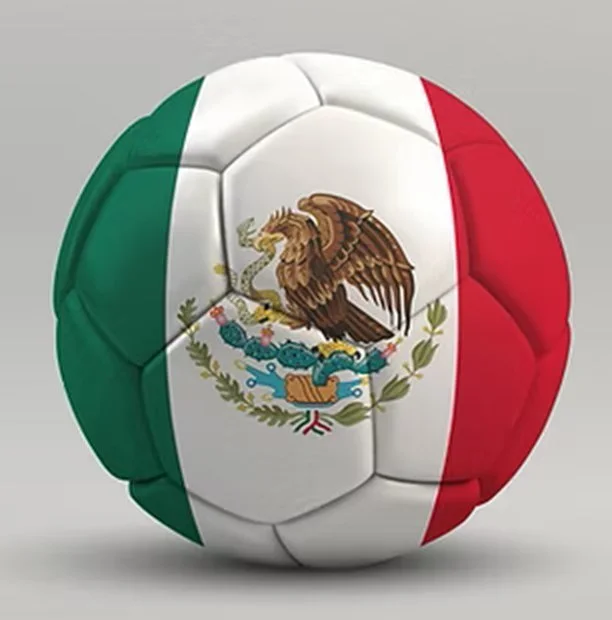 Esta bajita mexicana tiene curvas y tetonas image 1