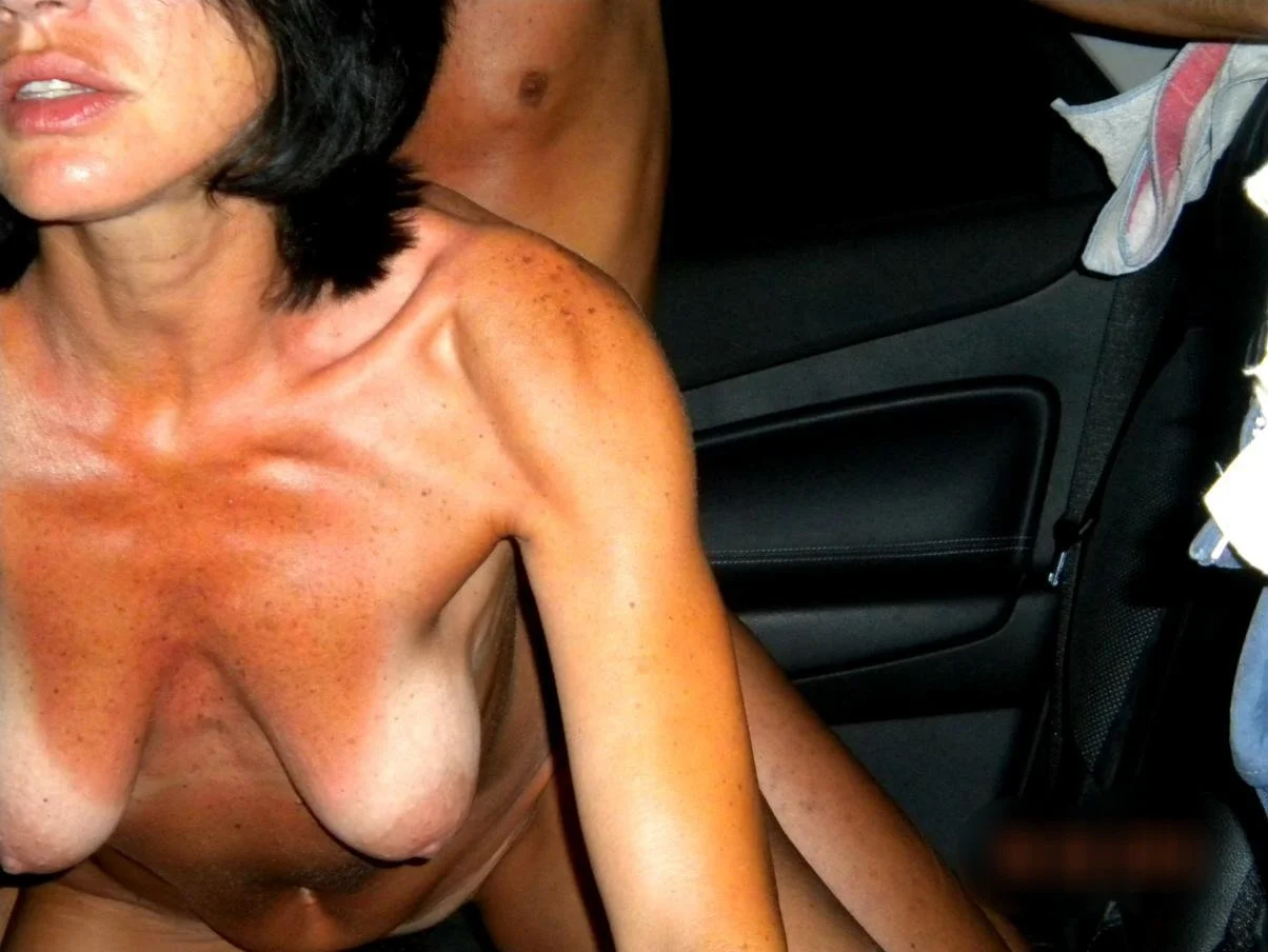 Elena italian HotWife image 2