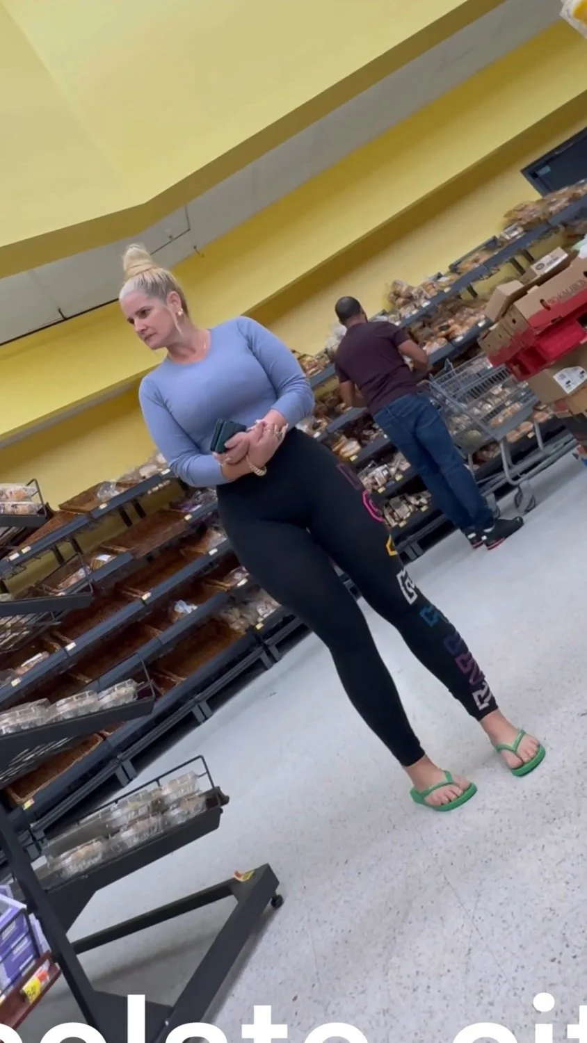Phat ass cuban milf and daughter image 9