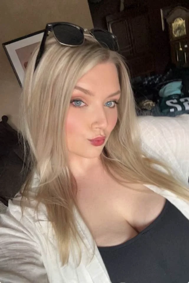 Beautiful girls shared to me from last year image 3