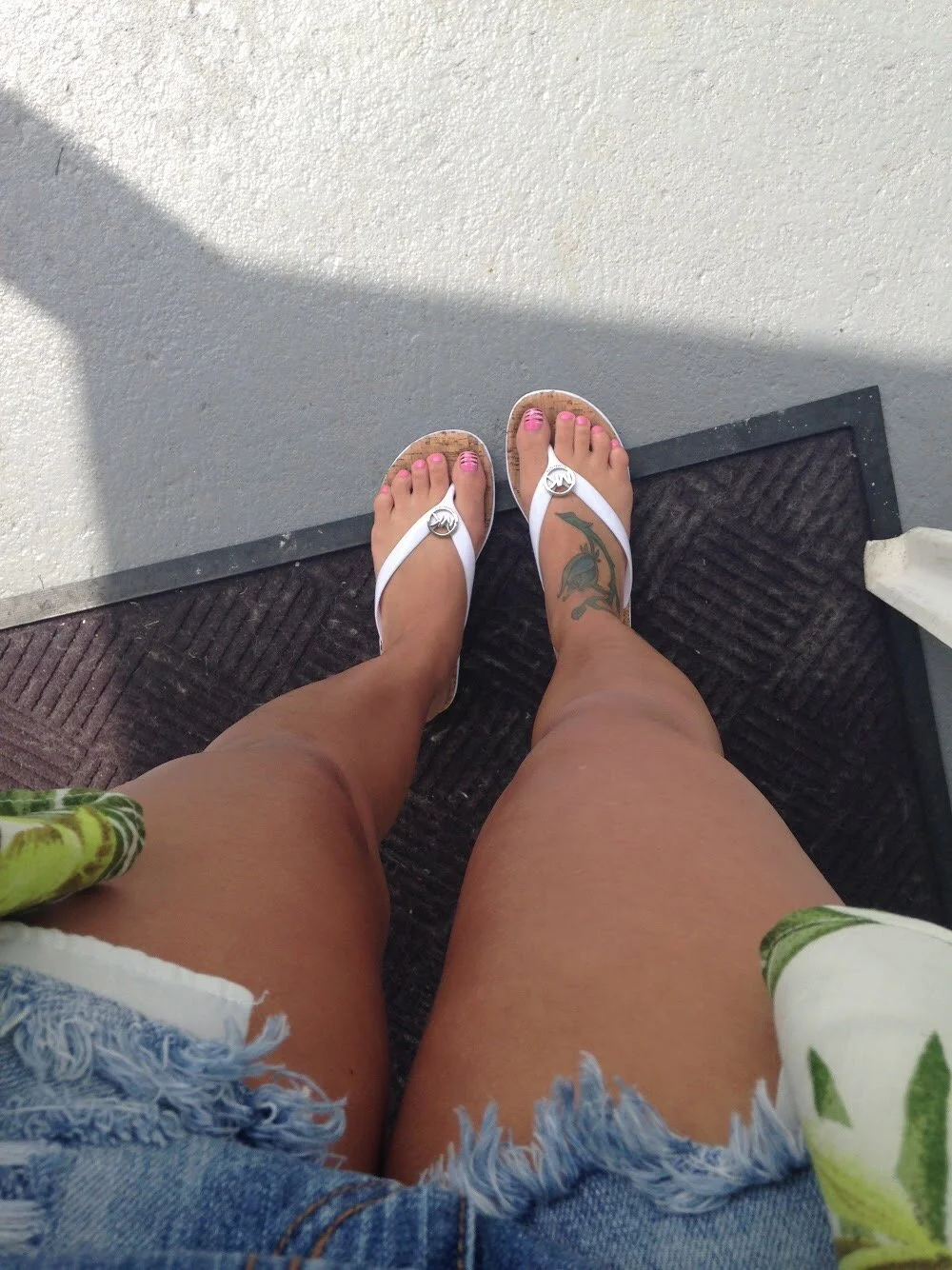 Woman’s feet image 5