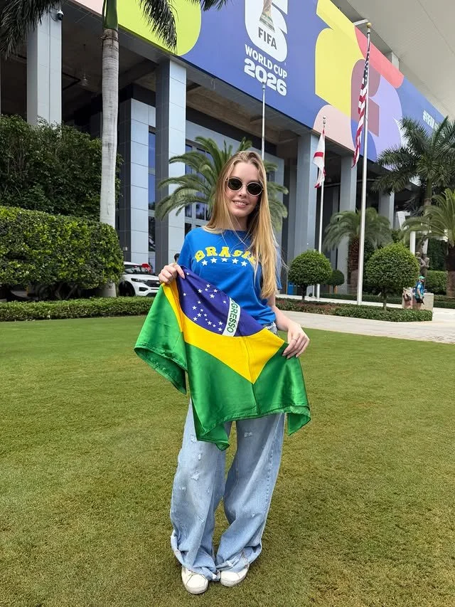 Pietra essa muito linda , novinha loira...Pietra Quintela deliciosa , gatinha gostosa !!! image 5