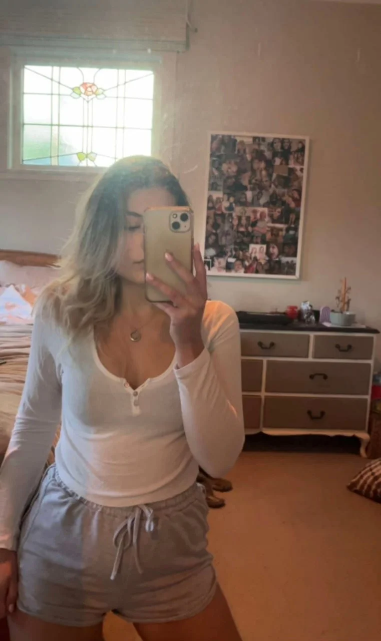 Leaked kiwi slut image 6