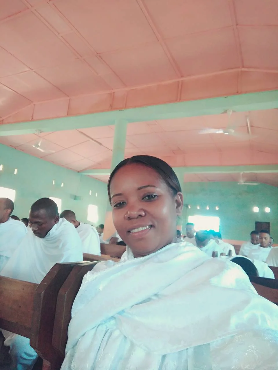 Antoniah une belle maman chrétienne avec une jolie chatte rasée image 10