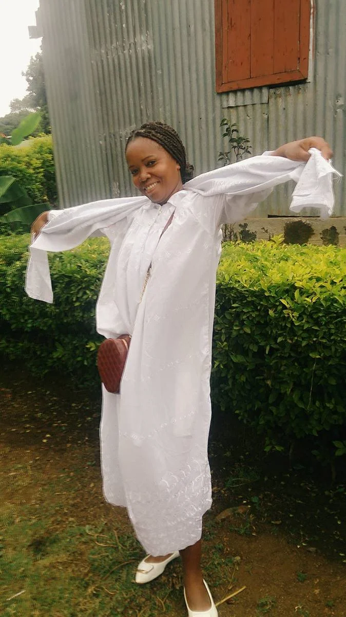 Antoniah une belle maman chrétienne avec une jolie chatte rasée image 6