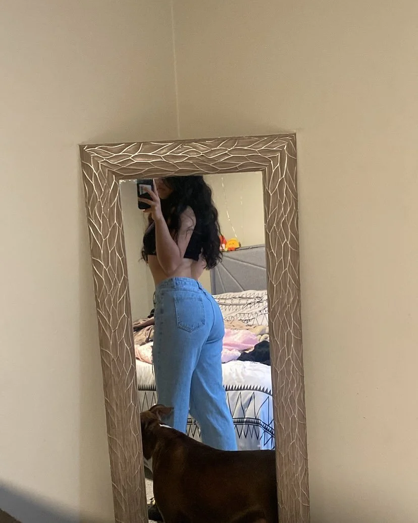 Insta Hottie Alma image 3