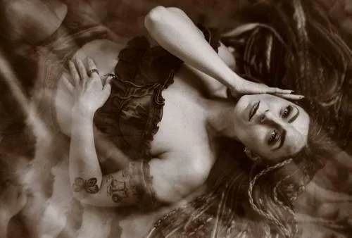 Something is different in the UTAH water boudoir image 14