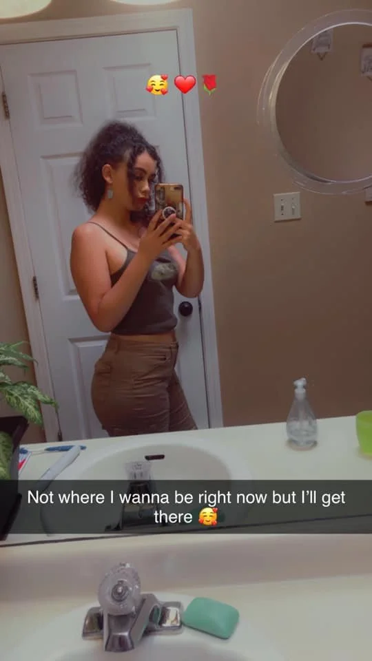 -pregnant single Starbucks Cashier- image 4
