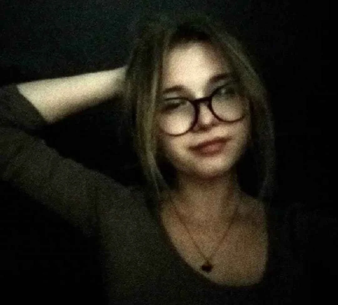 Slut named Wiktoria love to share her pics main image