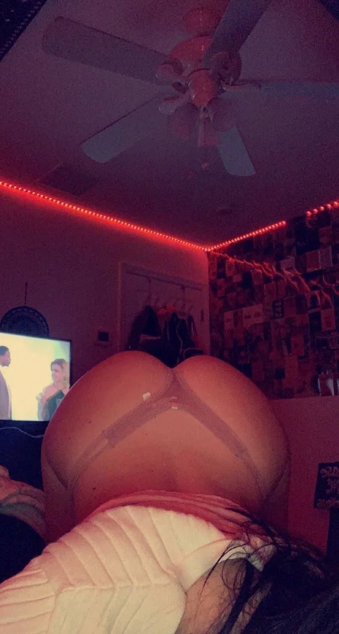 Loira novinha magrinha caiu na net, putinha teve os nudes vazados aqui no erome image 2