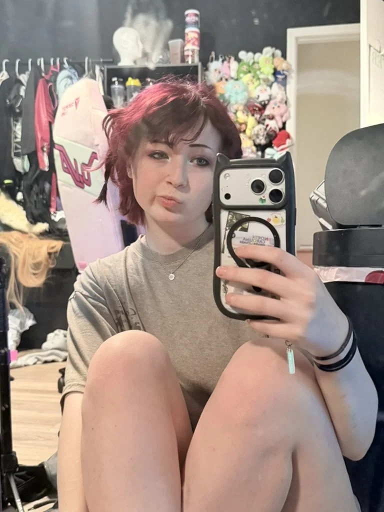 18 yo cosplay foot slut Hailey image 15