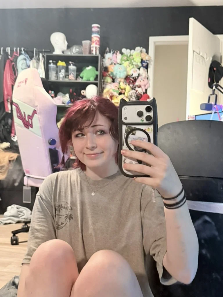18 yo cosplay foot slut Hailey image 23