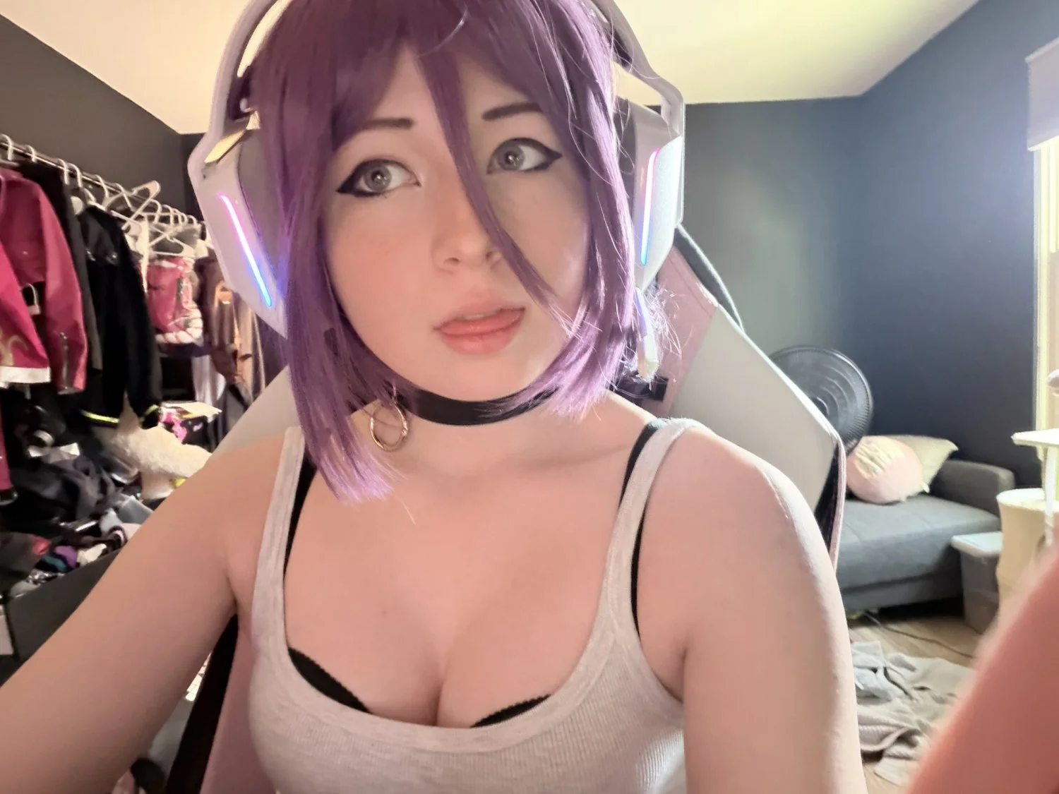 18 yo cosplay foot slut Hailey image 33