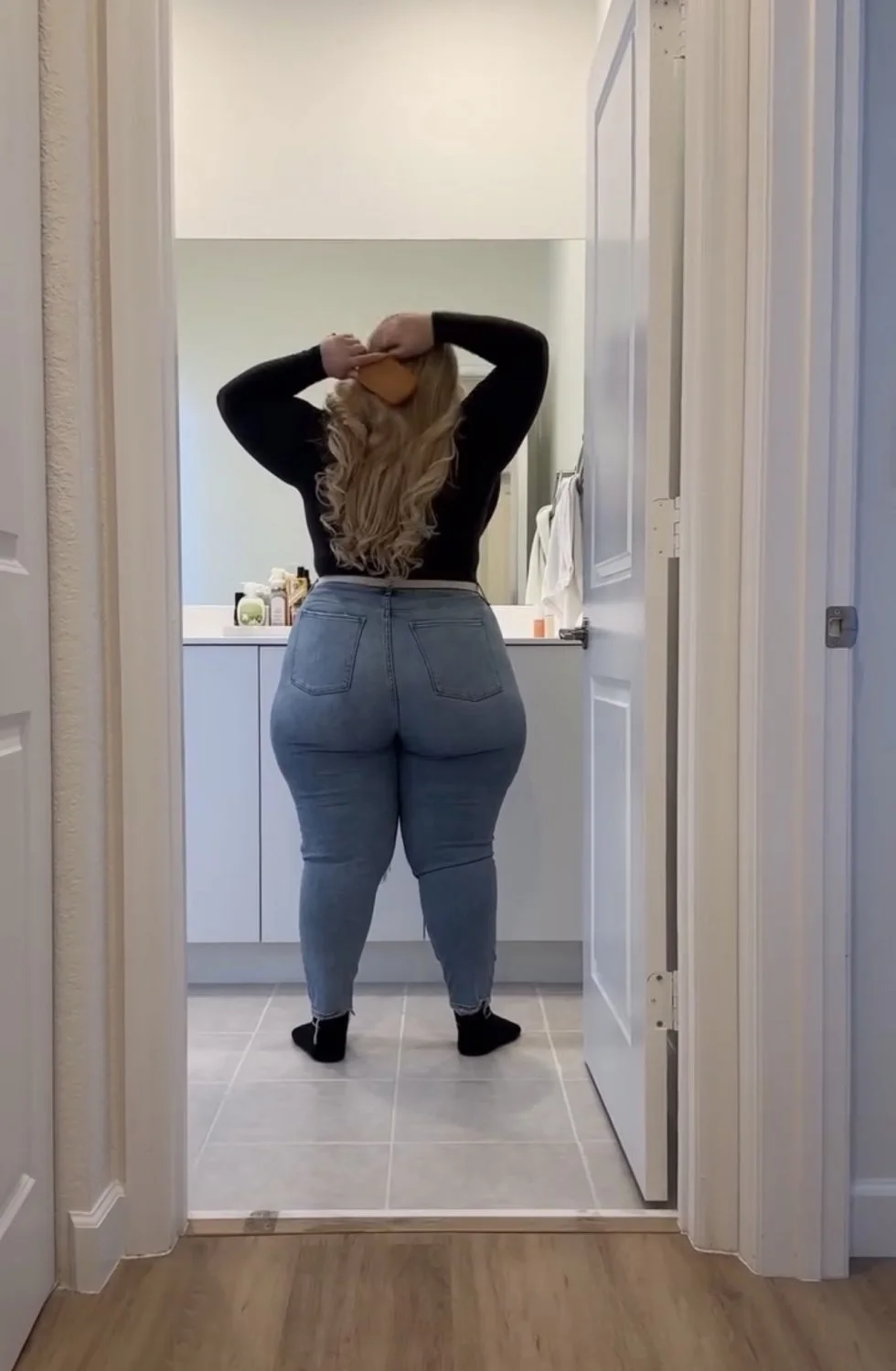 Blonde with big ass in jeans image 4