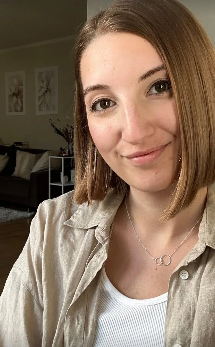 Professional Marketer Has A Wet Shaved Pussy image 16