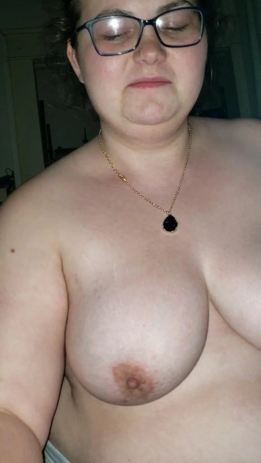 Nicole giving a hand job image 2