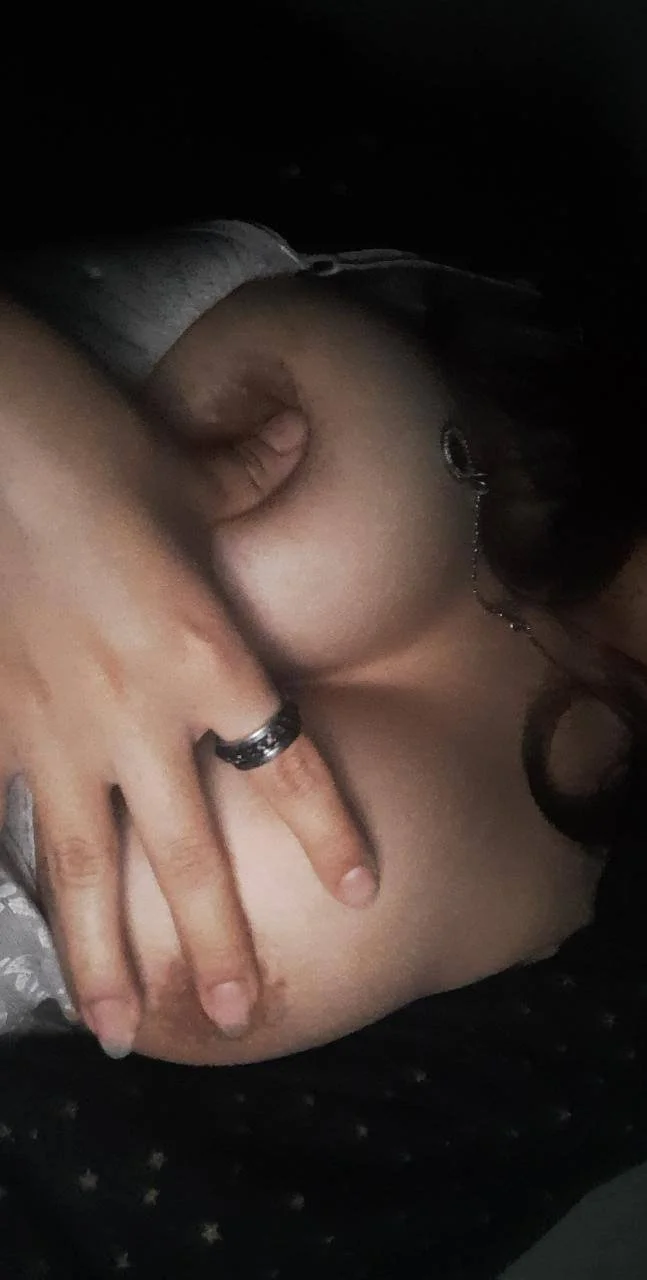 Hermosa tetona calienta vergas image 23