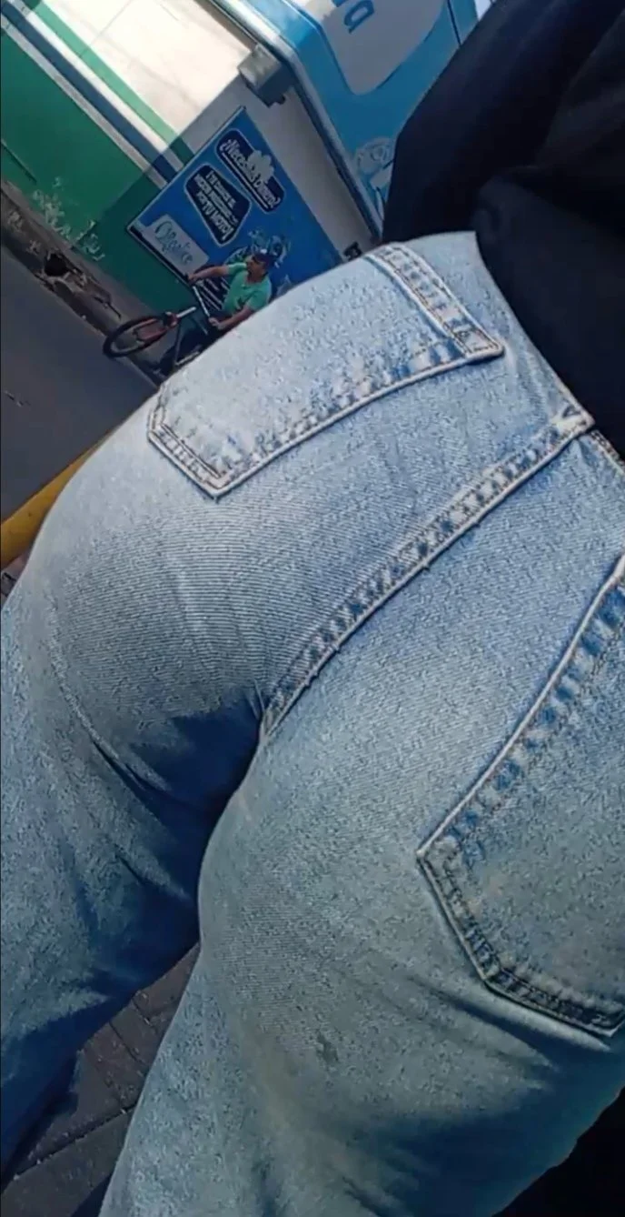 Woman in public - perfect ass jeans image 3