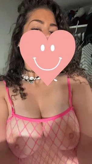 19 year old escort Skye image 19