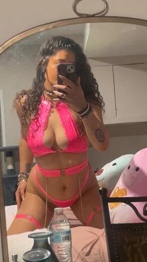 19 year old escort Skye image 2