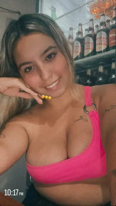 Ori tetona unas ganas de chuparle todas las tetas cover image
