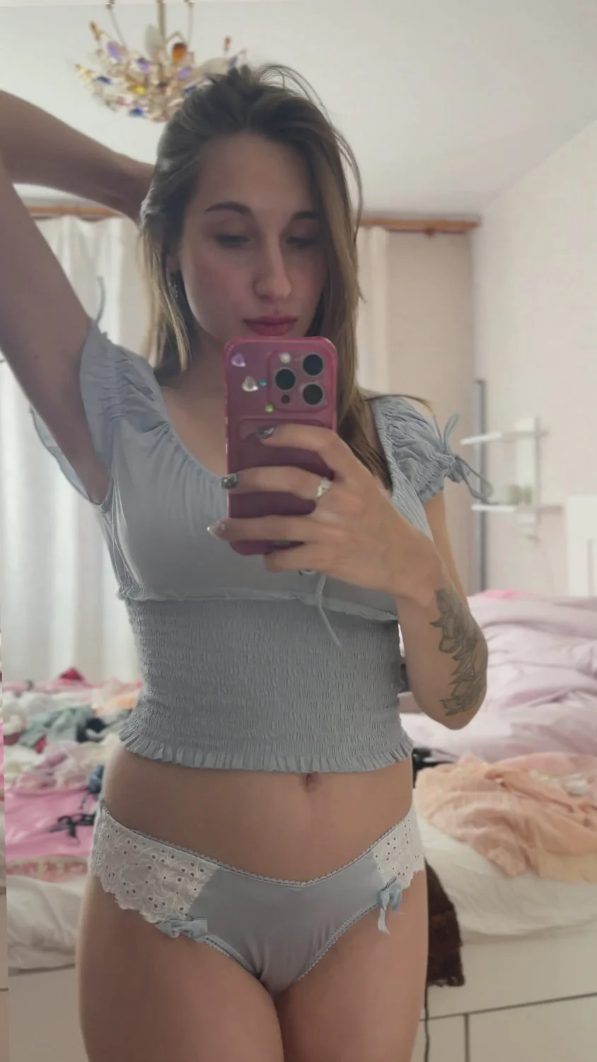 🔞 naughty petite body deepthroat horny nude squirt 🫦😈 Check my OF image 2