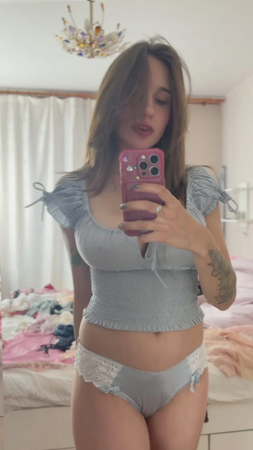 🔞 naughty petite body deepthroat horny nude squirt 🫦😈 Check my OF image 5