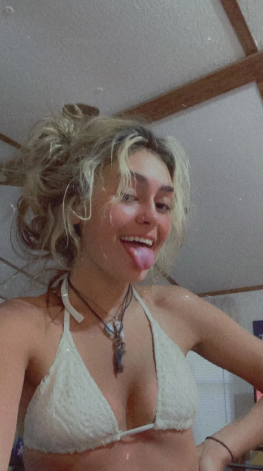 Leaked Sexy Blonde Teen, DM to Buy/Trade image 4