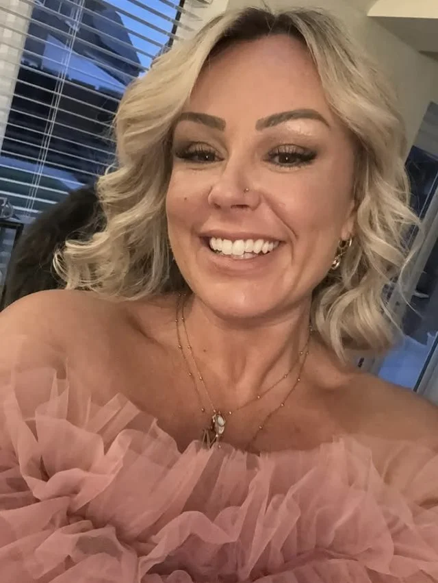 Gorgeous Pawg Milf image 16