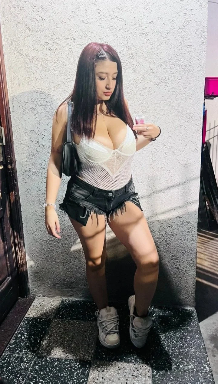 Agustina image 7