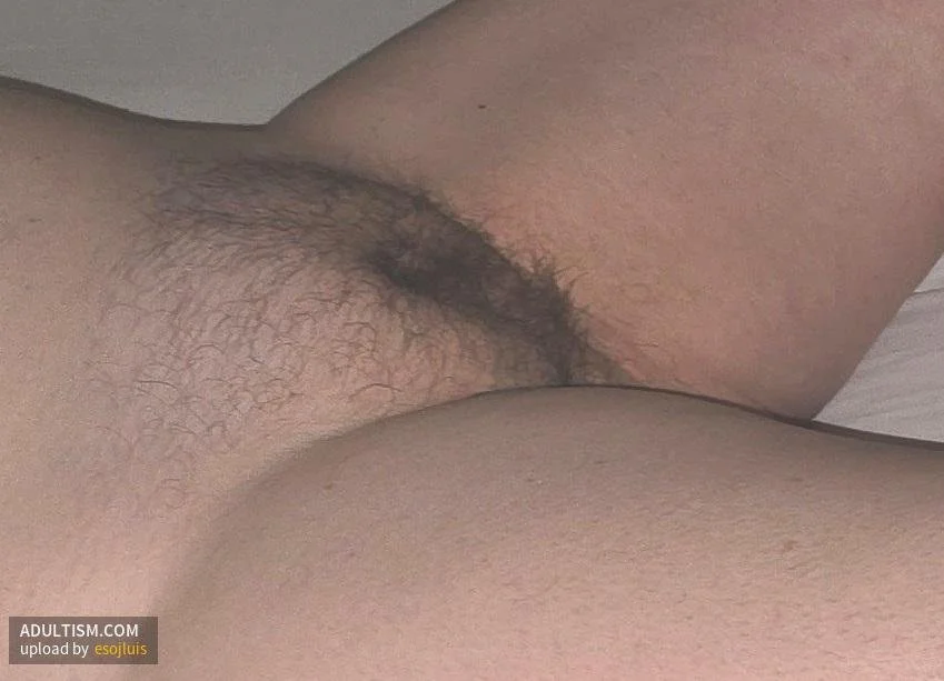 Esposa espiada mientras duerme image 1