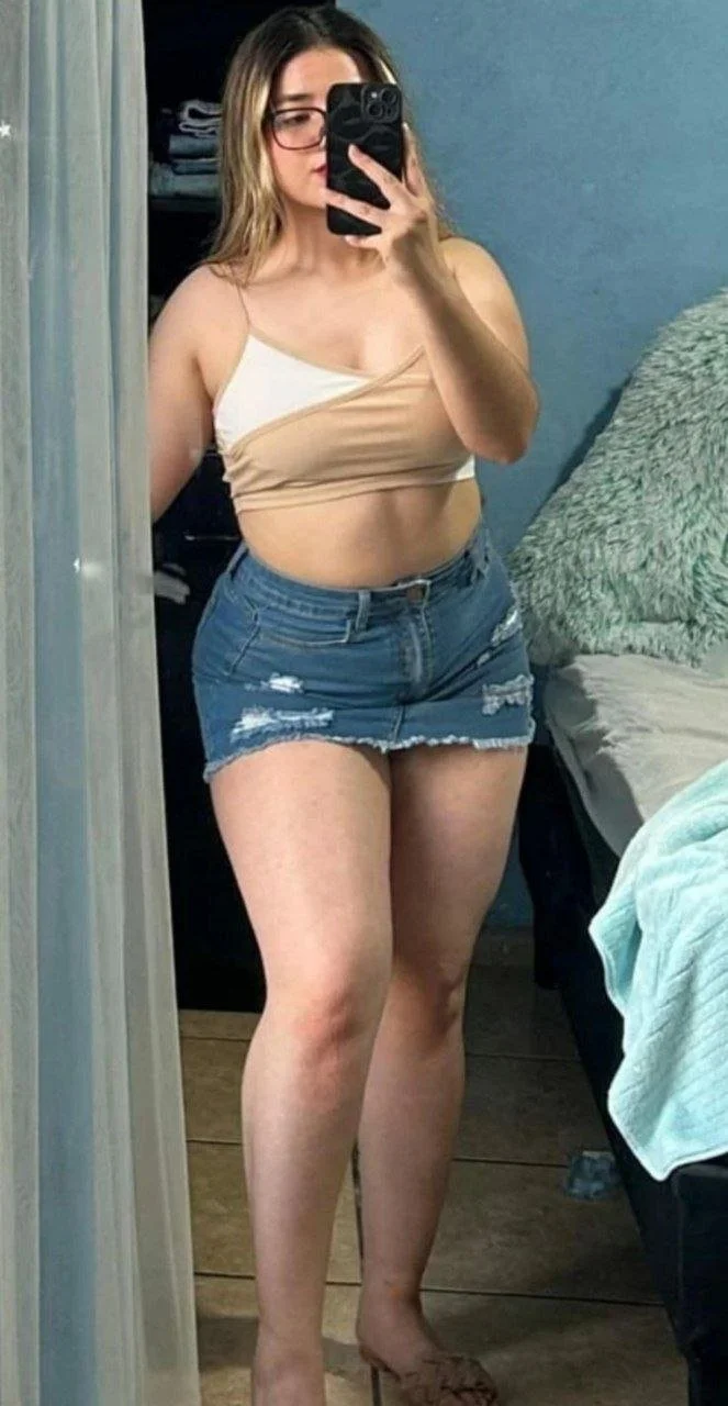 Chica culona del gym le encanta mostrar el culo a la zorra image 13