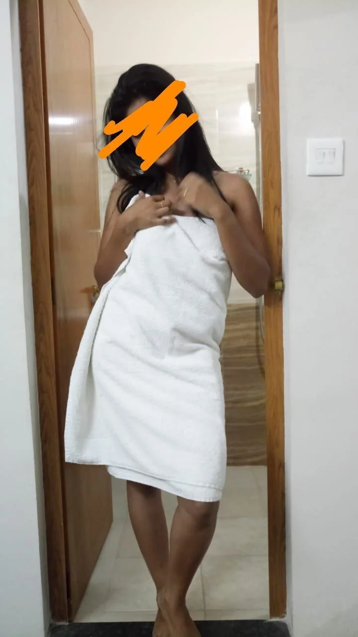 Real Indian desi amateur housewife exposed image 6