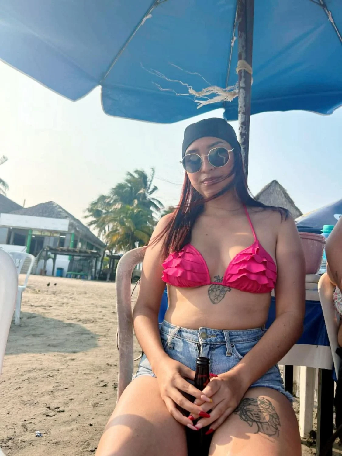 Que les parece la puta de Mariana Castro main image