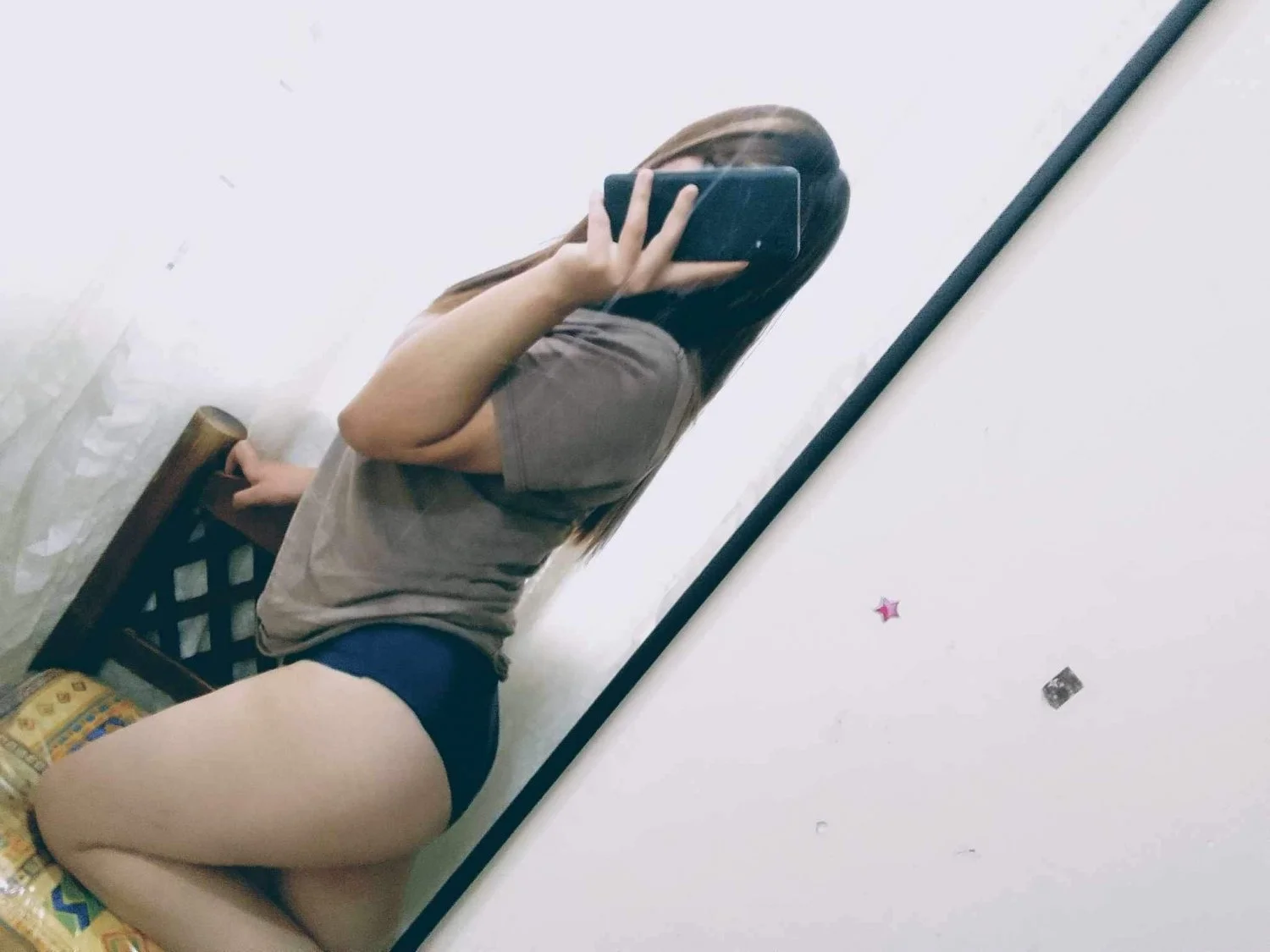 La tímida del trabajo image 2