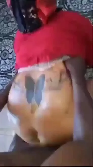 Negão meteu no cu com força até cagar main image