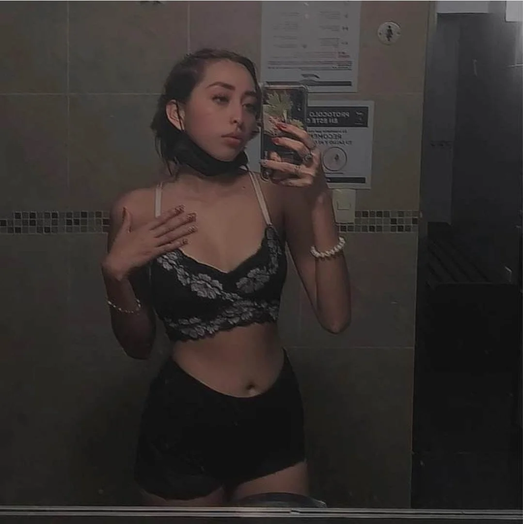 Flaquita re puta 🔥🥵 image 2