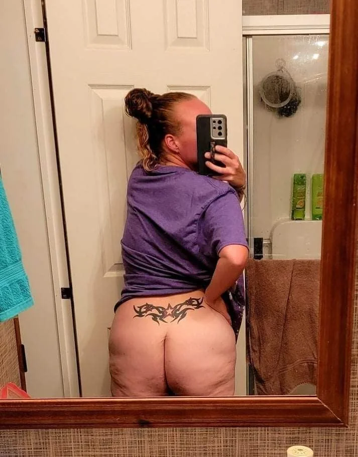 Curvy girls image 11