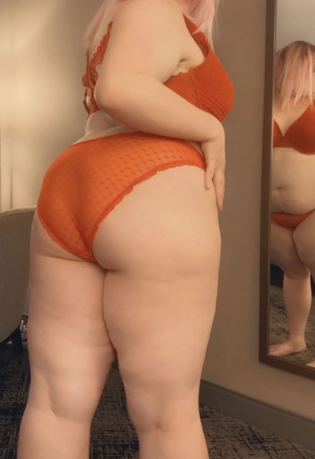 Curvy girls image 5