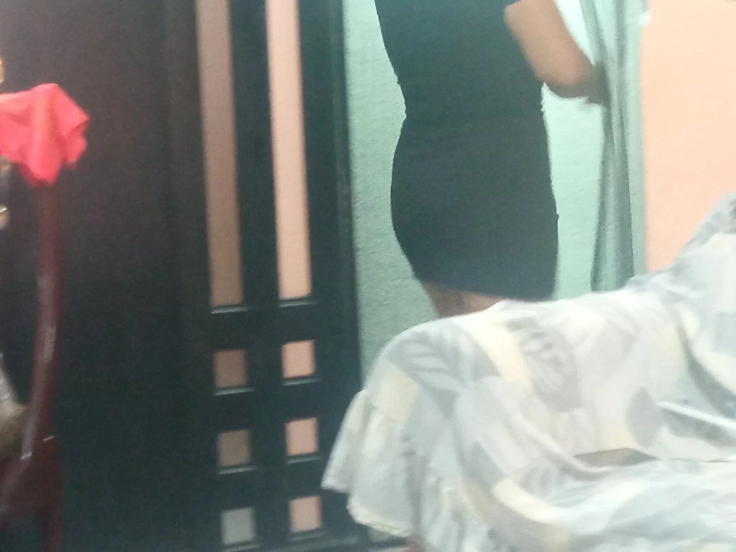 Mi hermana y la perra de mi mama image 3
